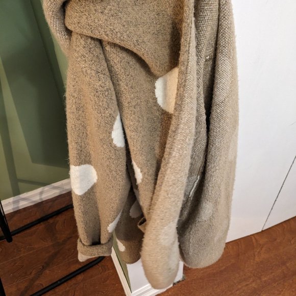 Cute & Thick Polka Dot Sweater - Picture 4 of 4